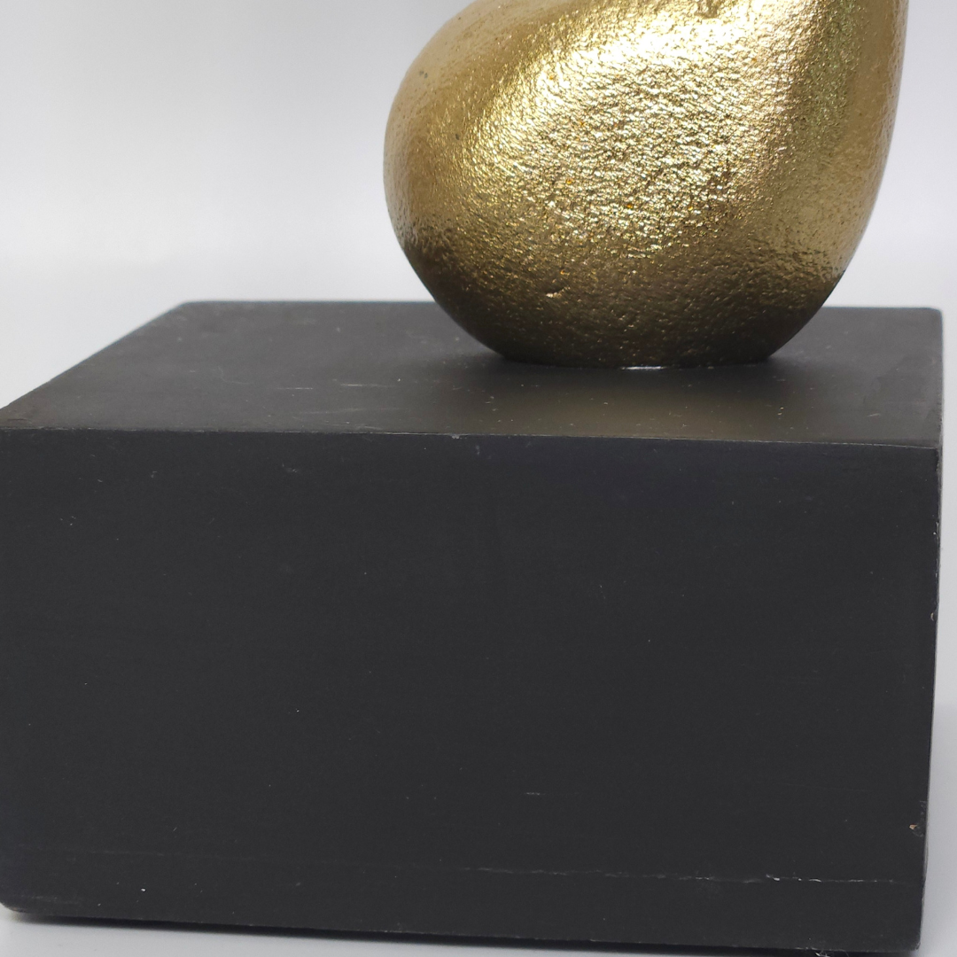 Celebrate Your Love for Music with This Golden Eighth Note Sculpture - AllureAbode Décor 